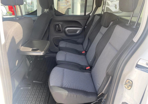 Toyota Proace City Verso cena 101000 przebieg: 30660, rok produkcji 2020 z Kalisz małe 596